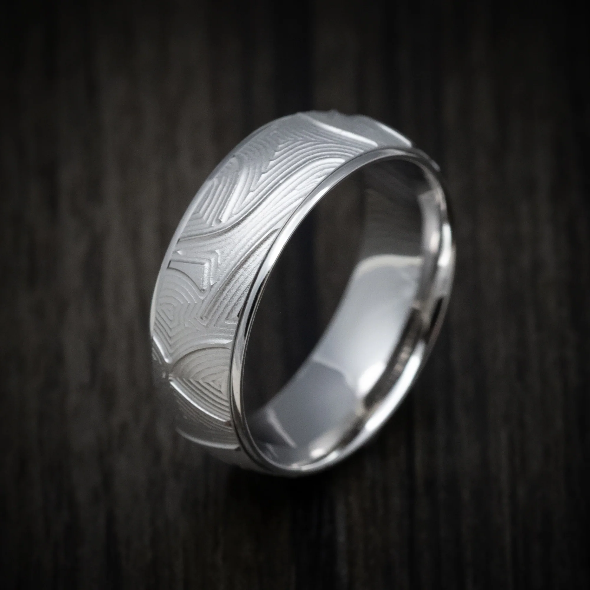 14K Gold Men's Ring with Organic Design Pattern - Image 3