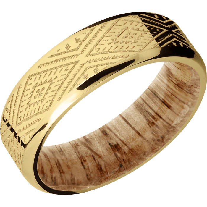7mm wide Beveled 10k Yellow Gold Ring with Polish Finish / Aztec 1 Design / Natural Oak Sleeve