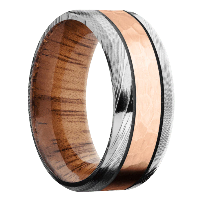 9mm wide Beveled Damascus Steel Ring with Polish Damascus Finish / One 4mm Centered 14k Rose Gold Inlay with Hammer Finish and Dark Grey Cerakote Accents / Koa Sleeve - Image 2