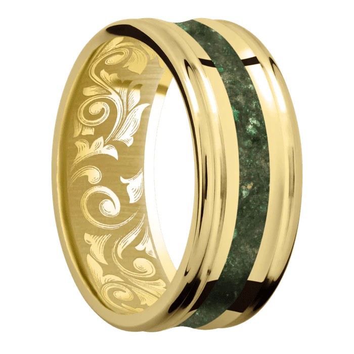 9mm wide Concave Center Round Edges 18k Yellow Gold Ring with Polish Finish / One 3mm Centered Green Fuschite Inlay / None Interior Pattern - Image 2