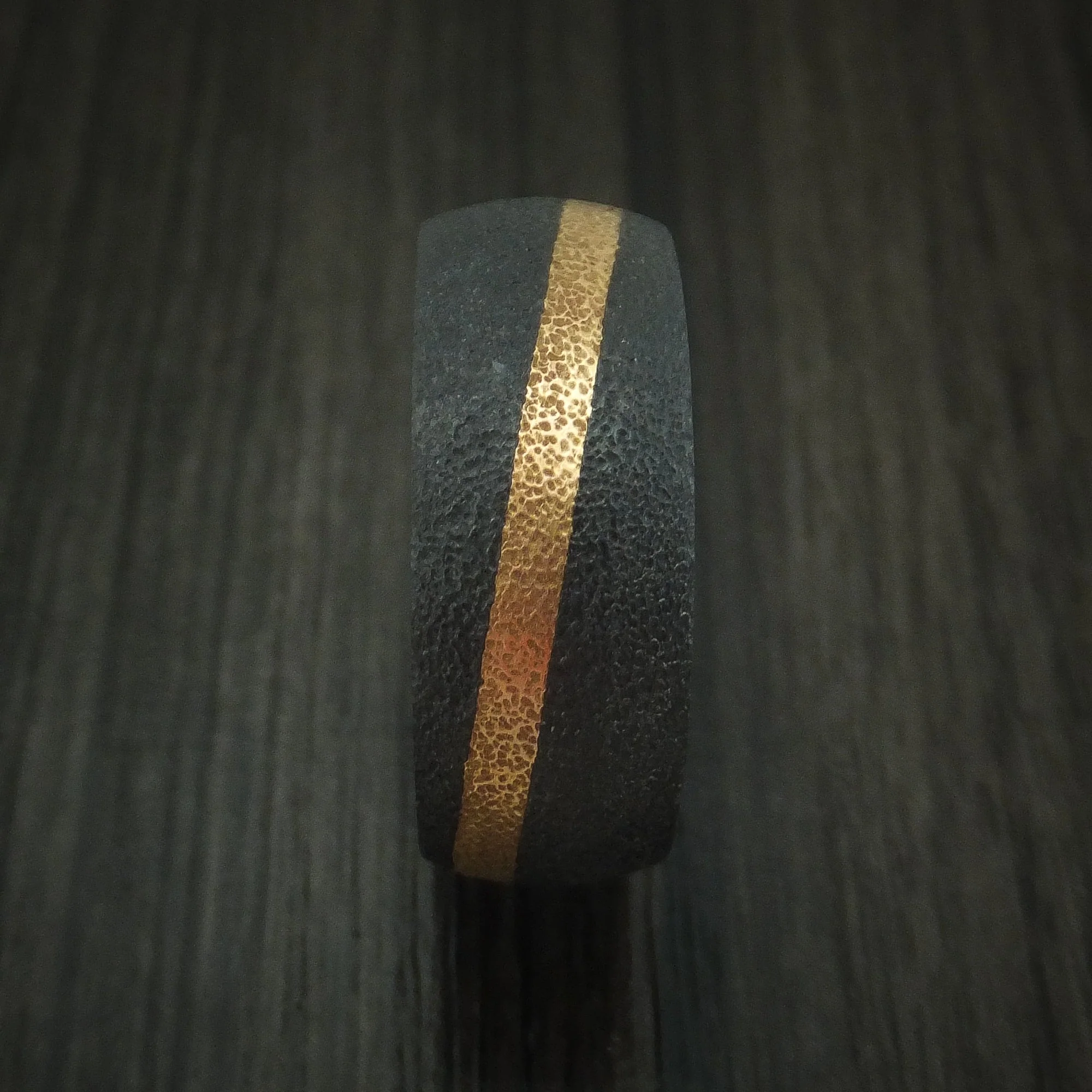Black Titanium and Gold Men's Ring with Marble Kuro Damascus Sleeve - Image 3