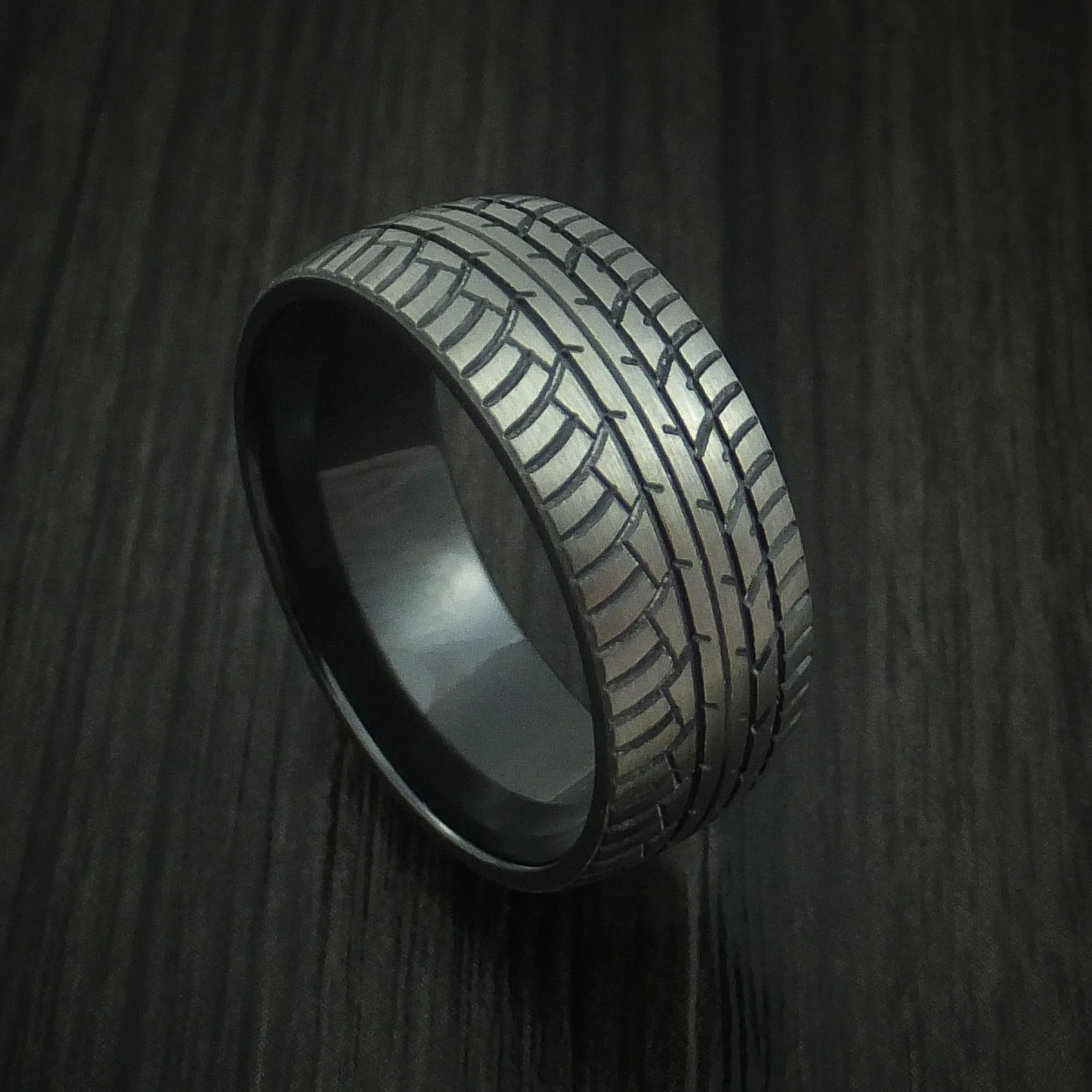 Black Zirconium Men's Ring Textured Tread Pattern Band