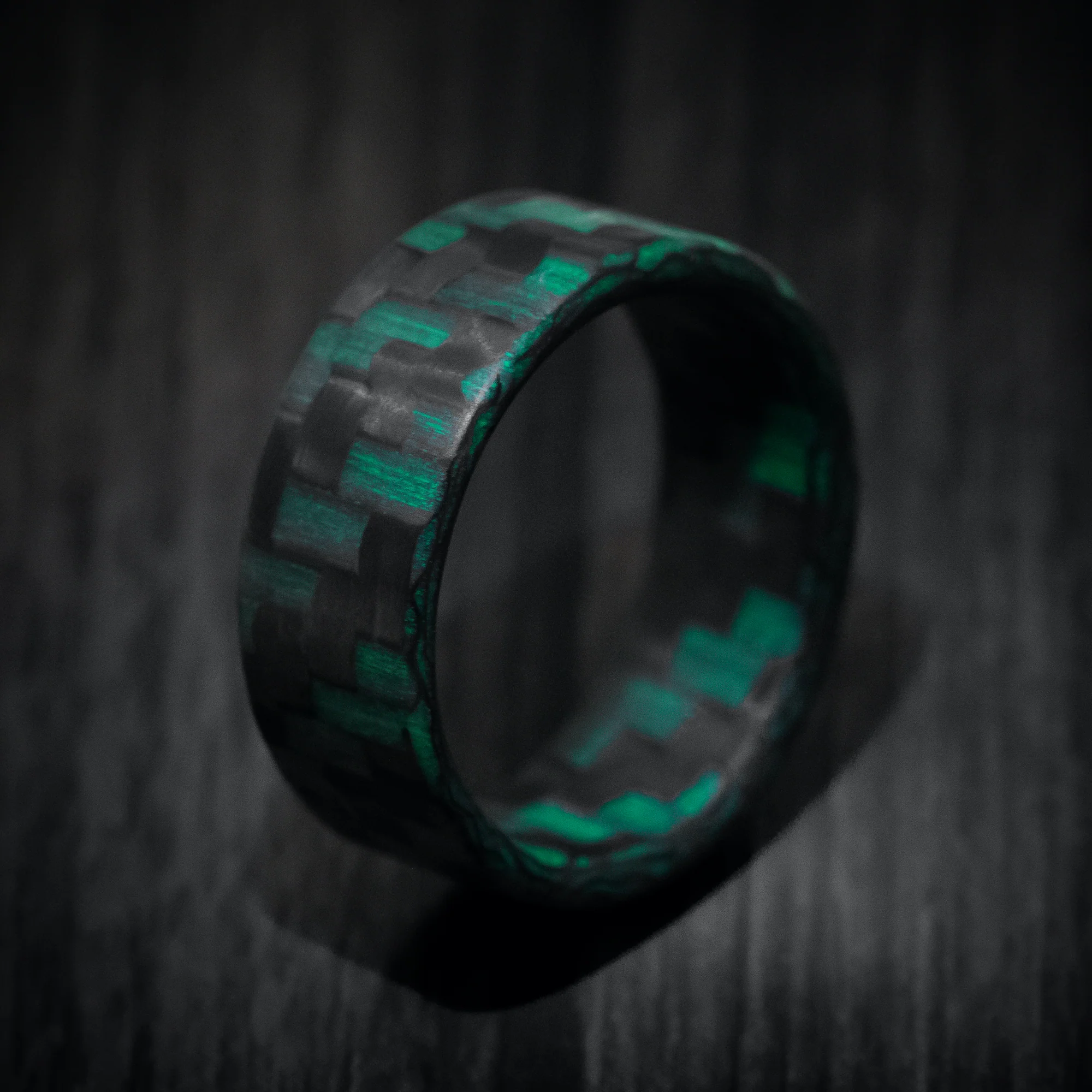 Carbon Fiber Green Glow Men's Ring - Image 4