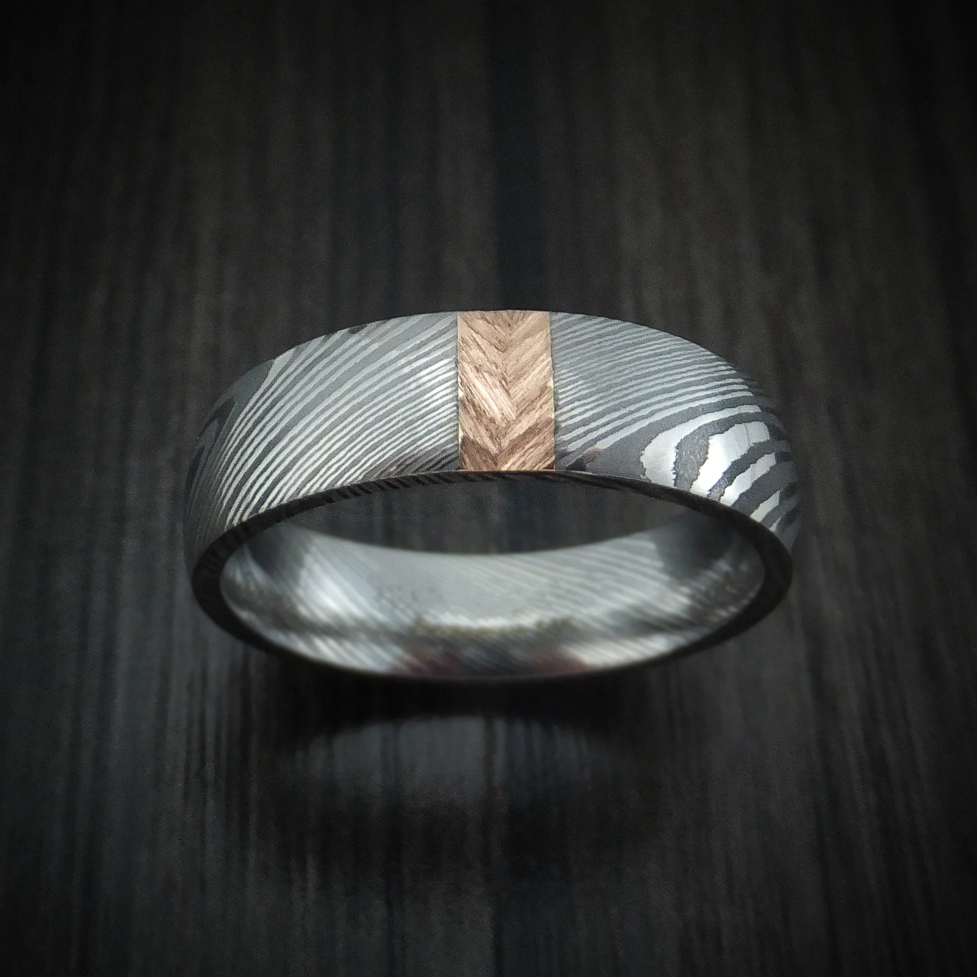 Damascus Steel and Gold Men's Ring with Feather Texture Custom Made Band - Image 2