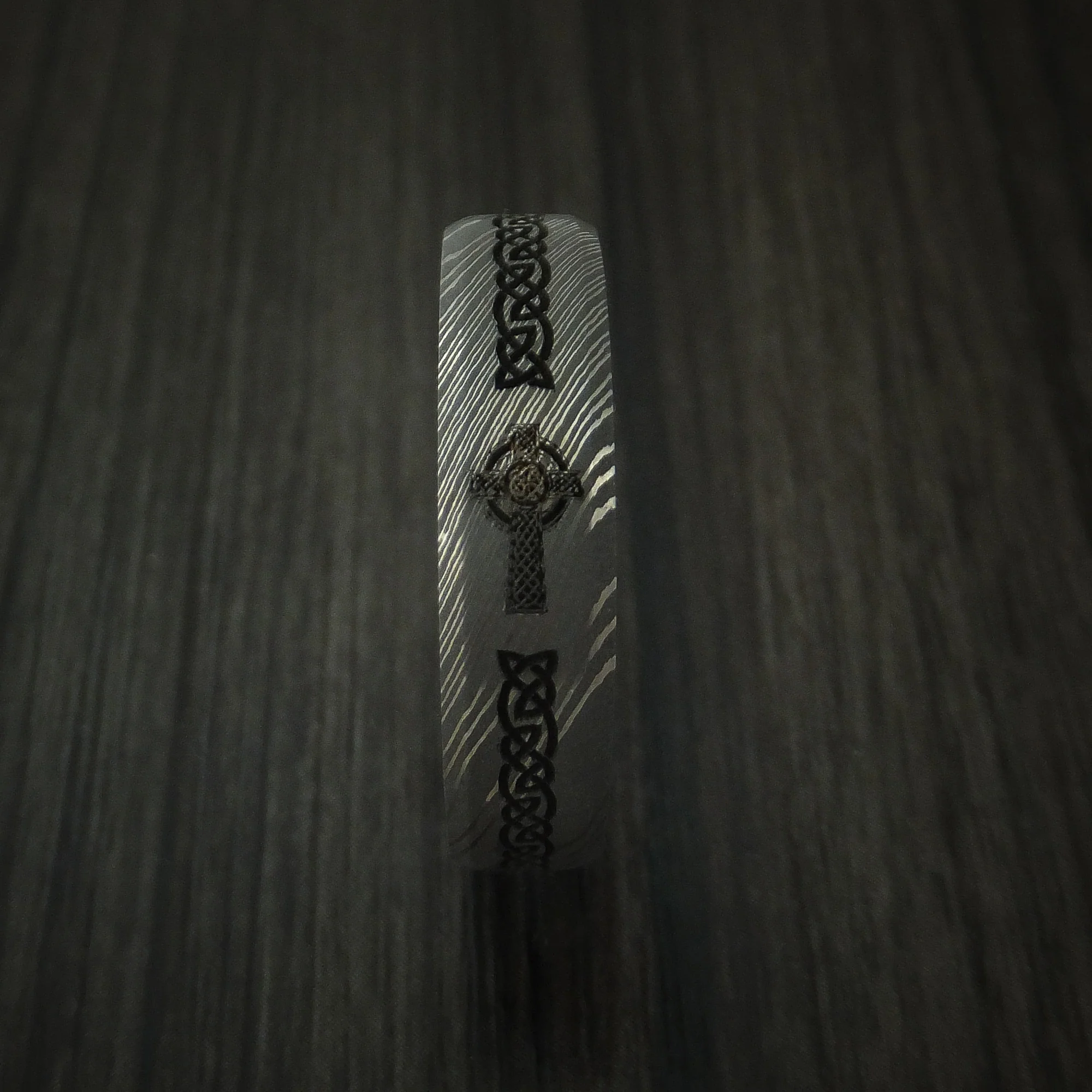 Damascus Steel Celtic Irish Cross Men's Ring with Wood Sleeve Men's Ring - Image 3