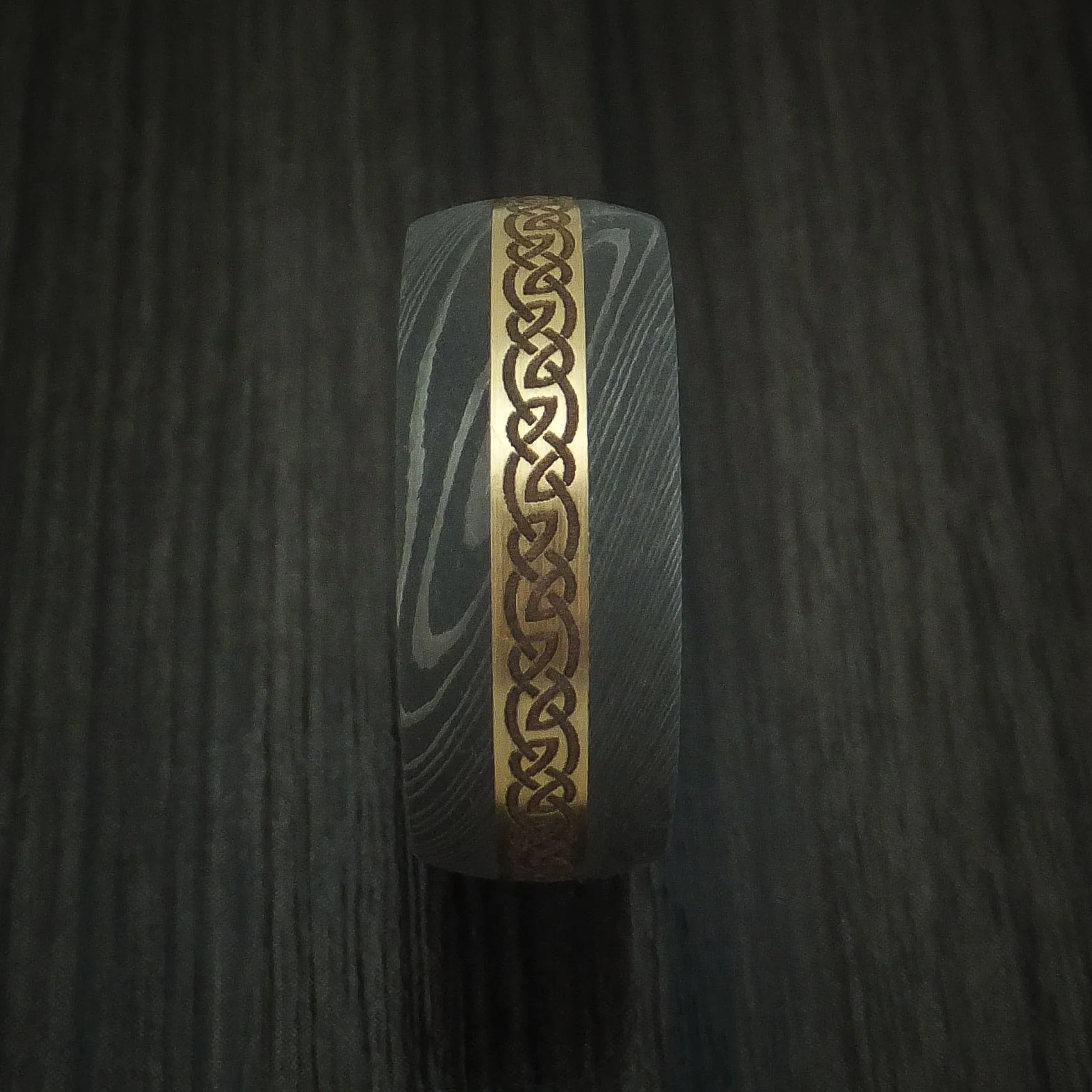 Damascus Steel Celtic Men's Ring with 14K Yellow Gold Inlay and Hardwood Sleeve Custom Made Band - Image 3
