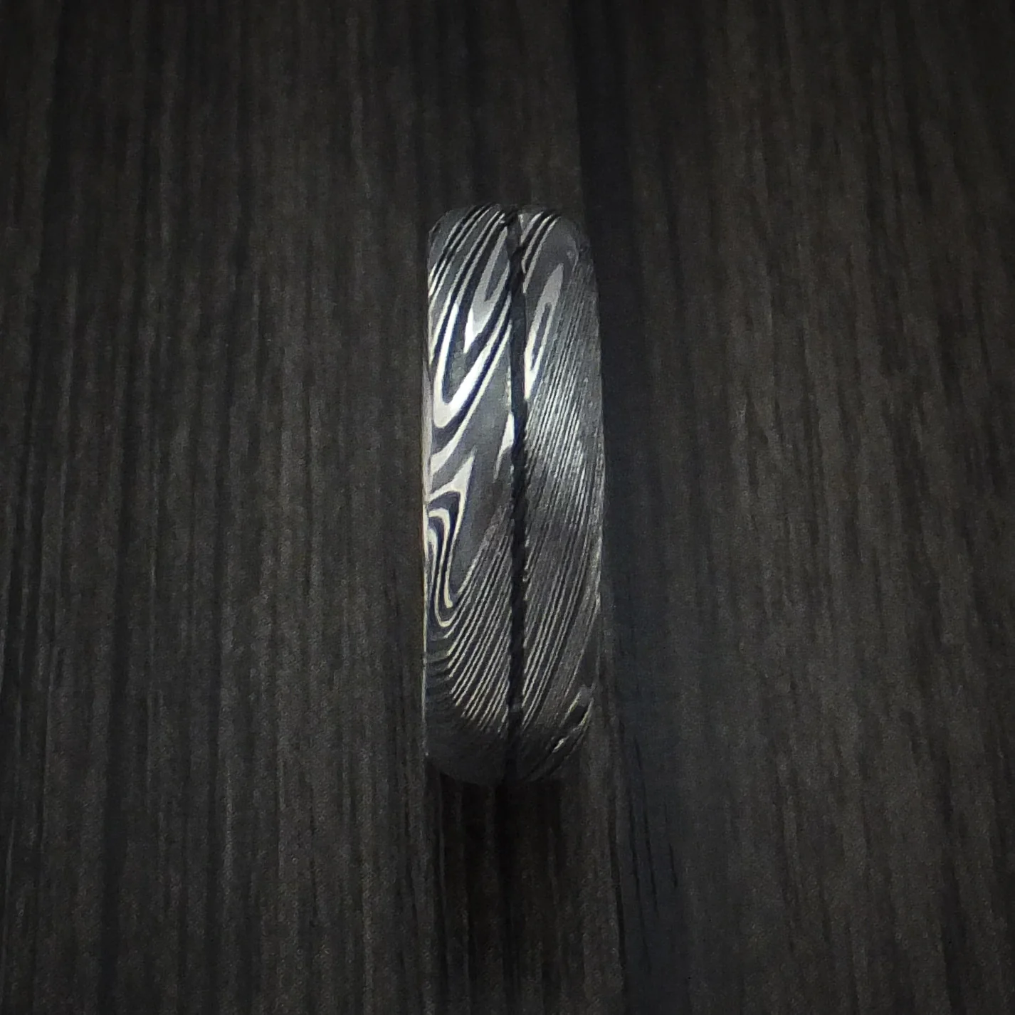 Woodgrain Kuro Damascus Steel Men's Ring Wedding Band Genuine Craftsmanship - Image 3