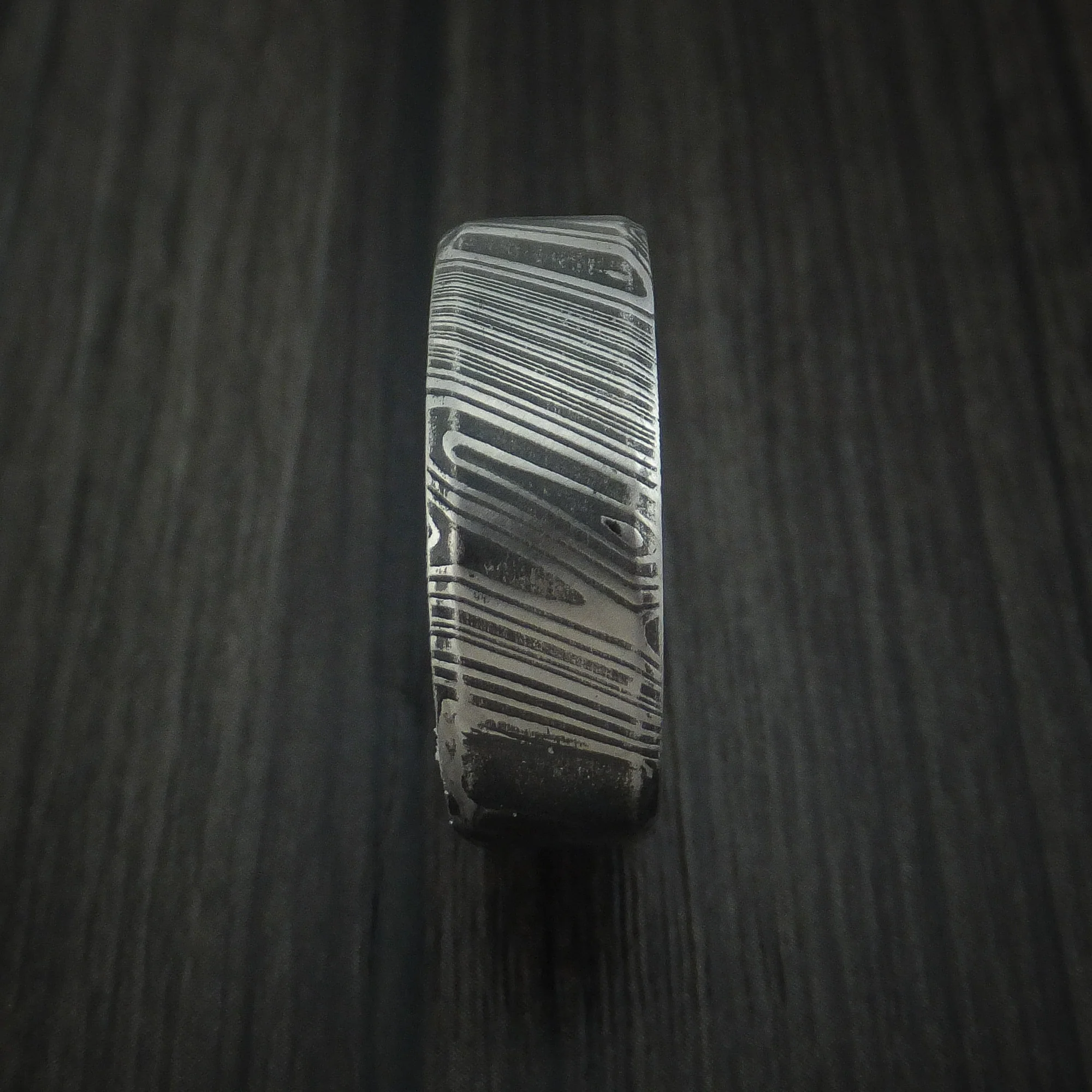 Woodgrain Kuro Damascus Steel Men's Ring with Dark Grey Cerakote Sleeve Custom Made Band - Image 3