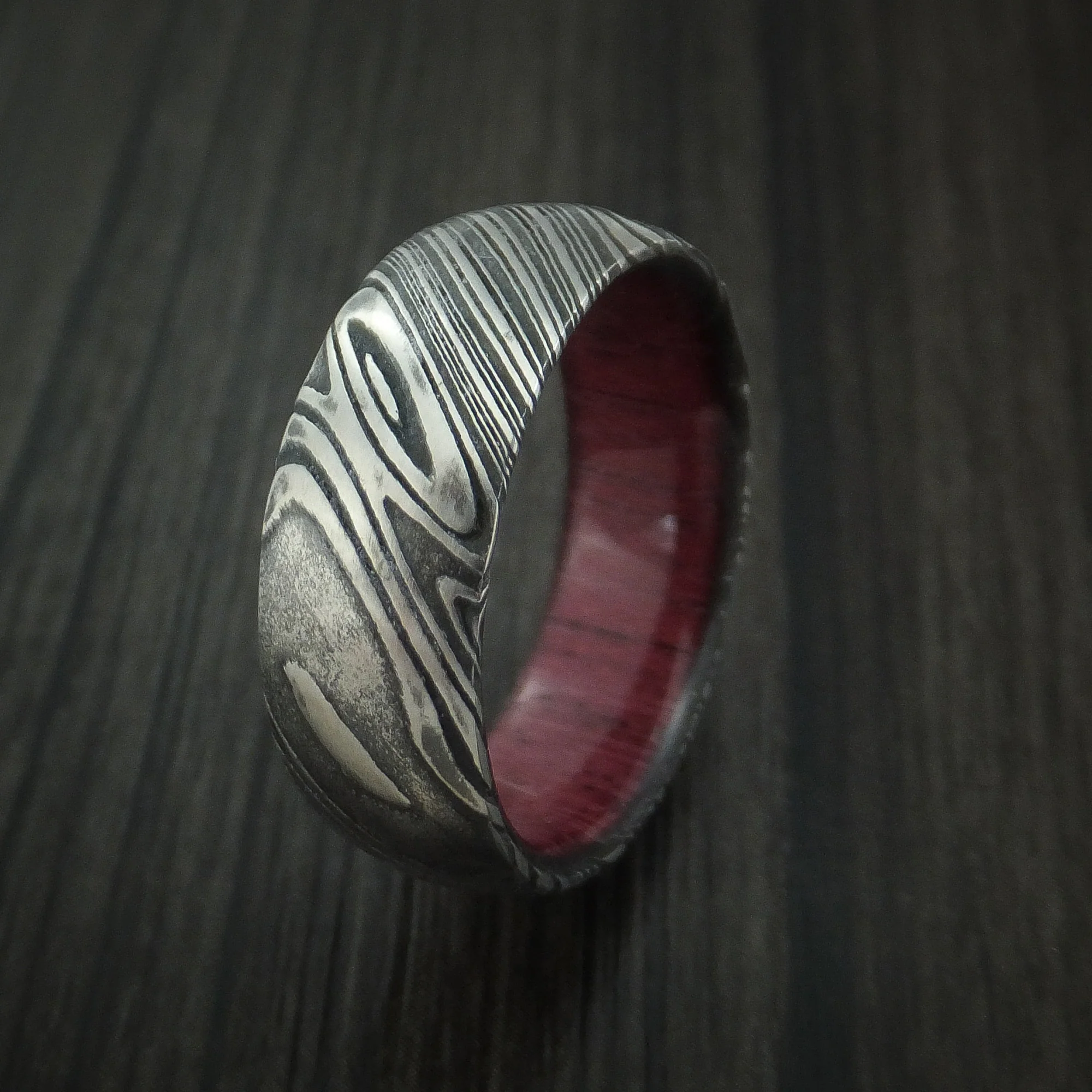 Woodgrain Kuro Damascus Steel Men's Ring with Purple Heart Wood Hardwood Sleeve Custom Made Wood Band - Image 4