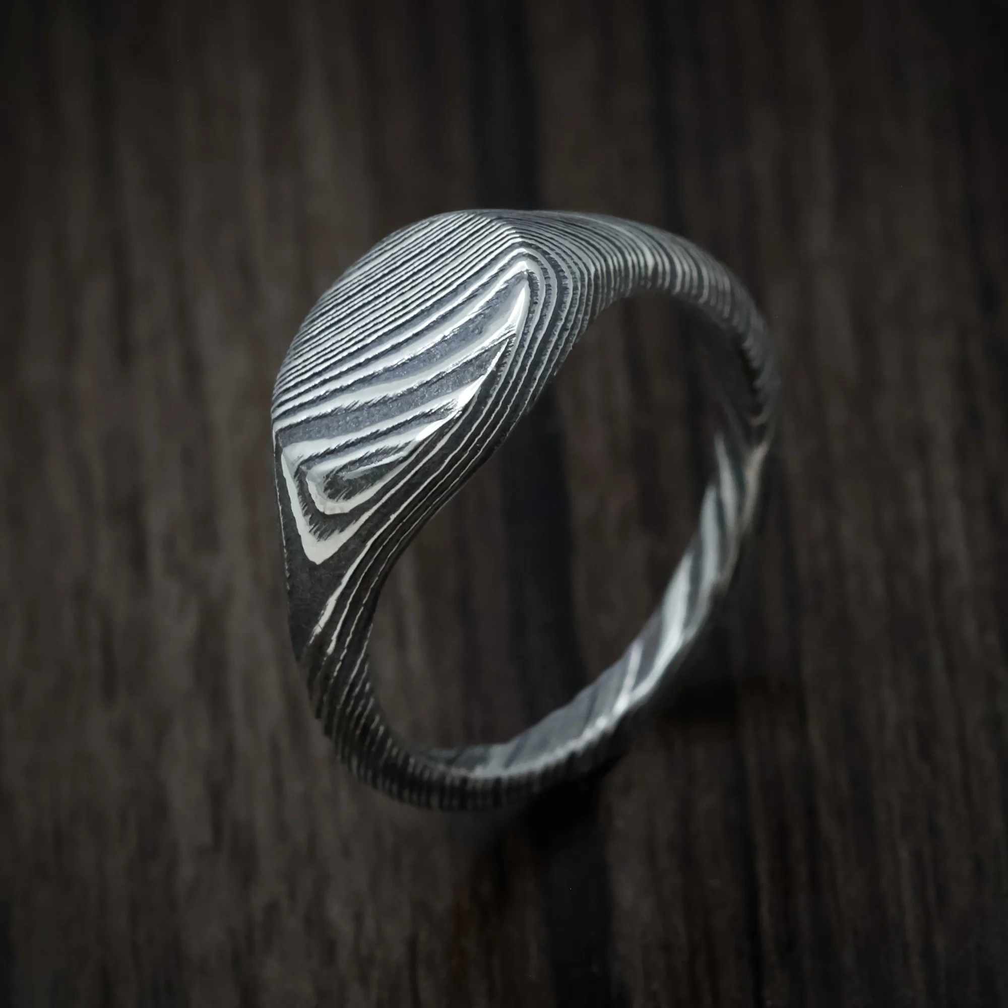 Woodgrain Kuro Damascus Steel Small Signet Ring - Image 3