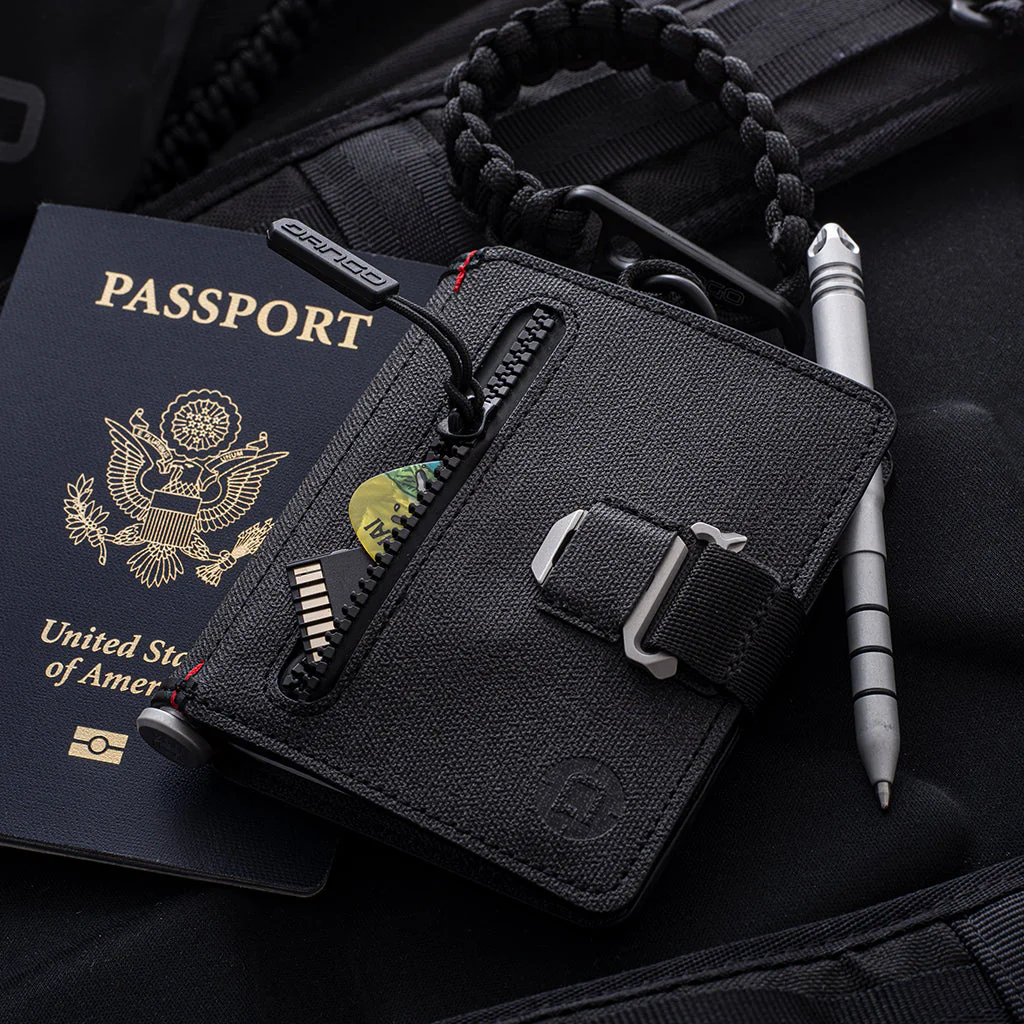 P01 PIONEER™ TRAVEL WALLET