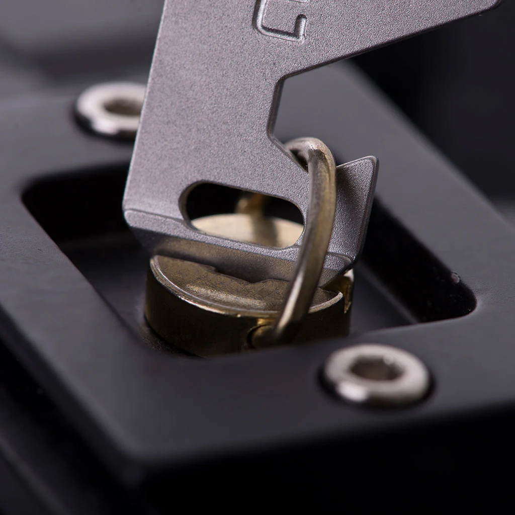 P01 PIONEER™ TRAVEL WALLET - Image 11