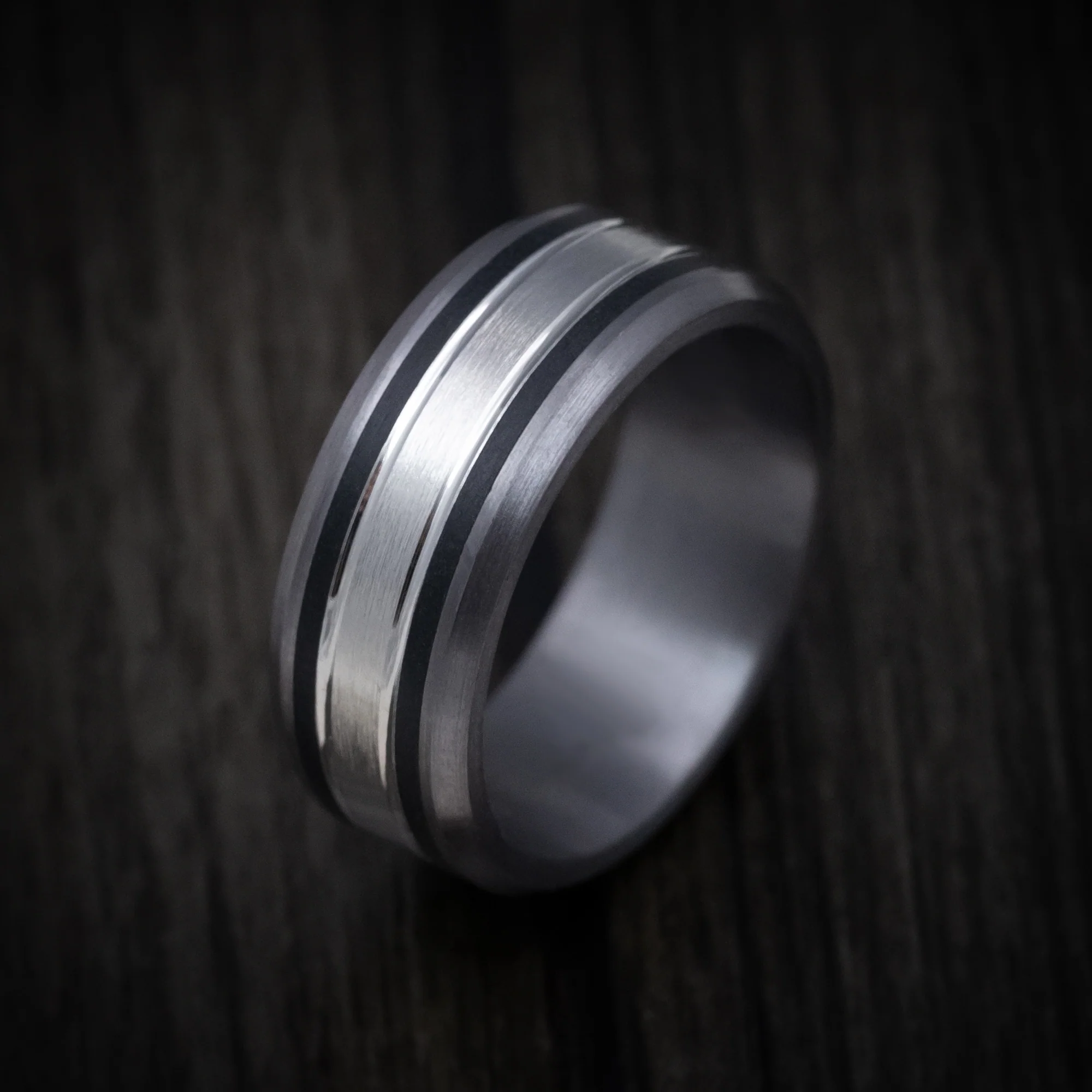 Tantalum Men's Ring with 14K Gold Inlay and Carbon Fiber Accents - Image 3