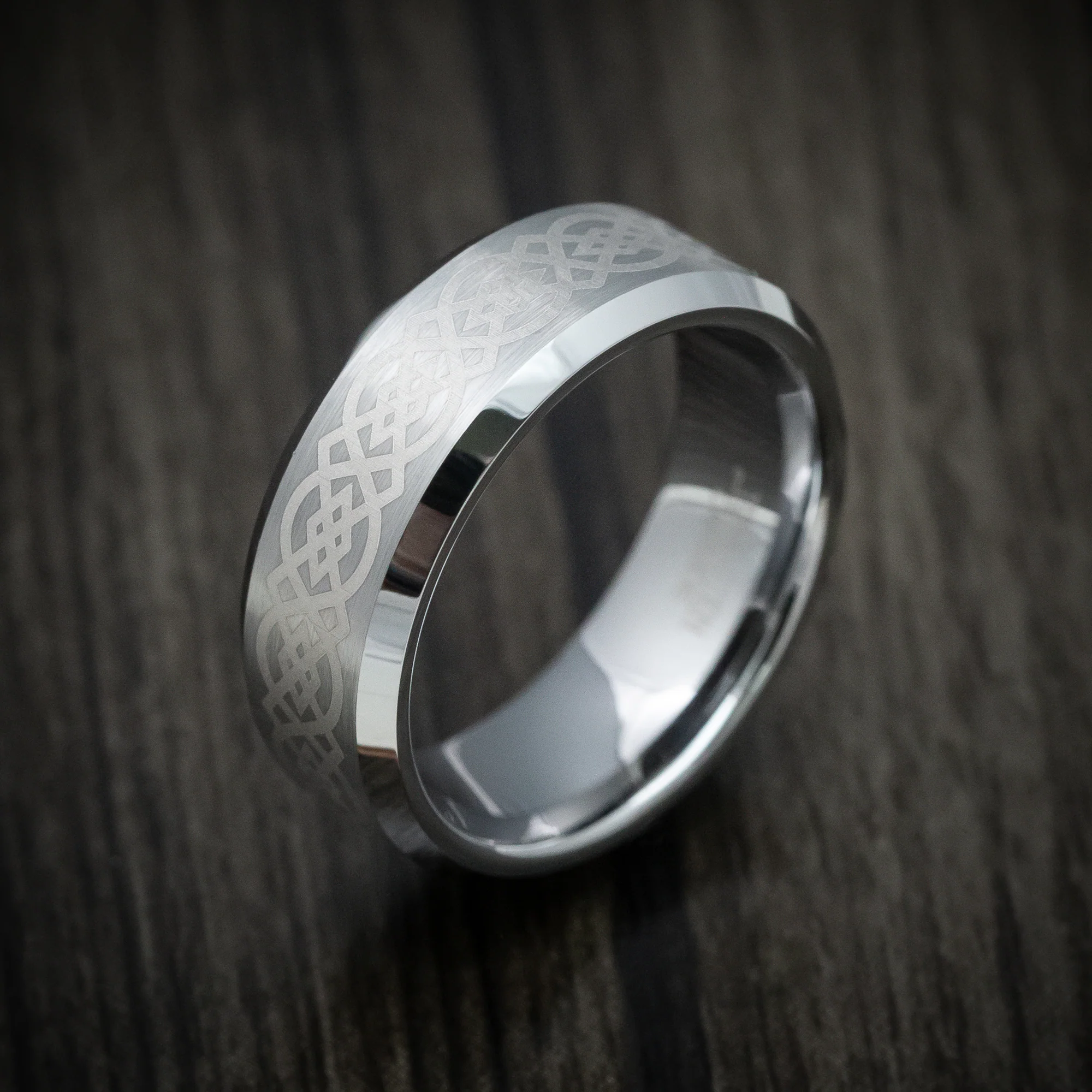 Tungsten Men's Ring with Celtic Knot Pattern - Image 3